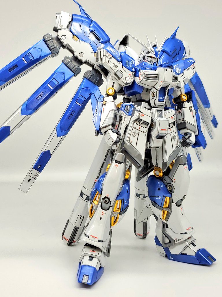 RGハイニューガンダム(チタニウムフィニッシュ)–3枚目/制作者：MJ