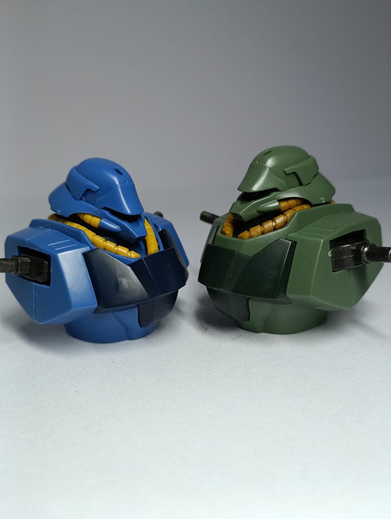 右はノーマルのドーガ。内部をかなり削りましたW