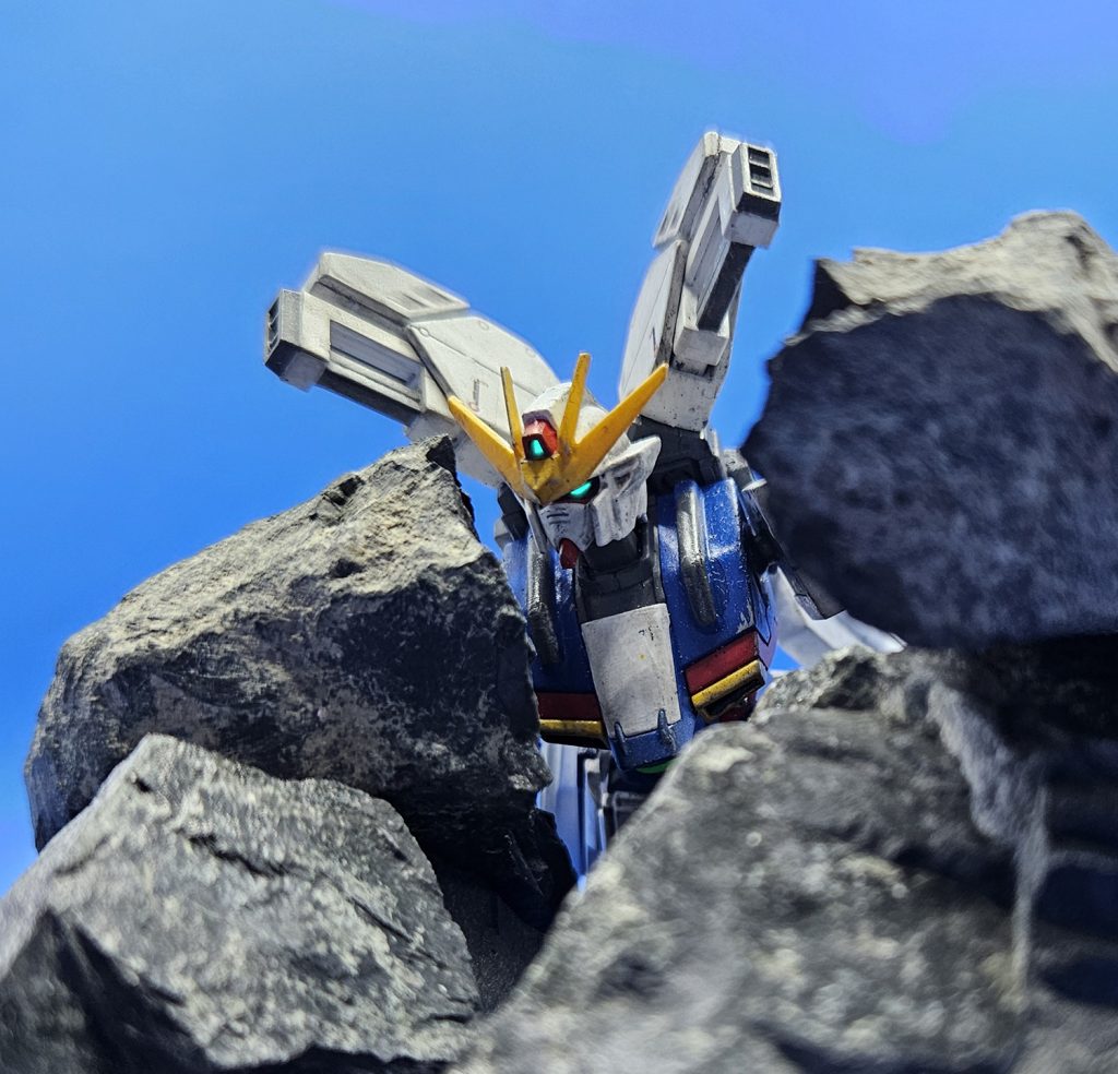 「イルカだ！まさか…昼間のあれって偶然じゃなかったのか…！」覗き野郎ガロードの立体物は発売されていないので劇中この頃の乗機であるGXディバイダ―が代役カメラアイの反射が相変わらず悪いので写真に加工しました