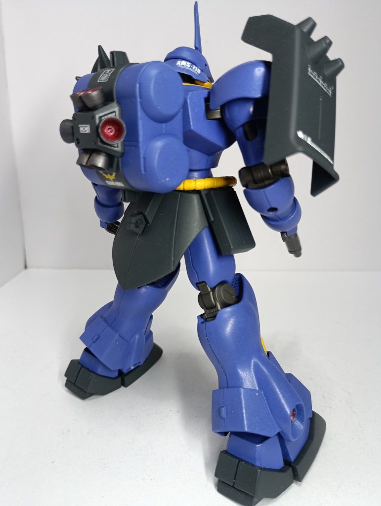 色はコバルトバイオレットとネービーブルーで塗装。