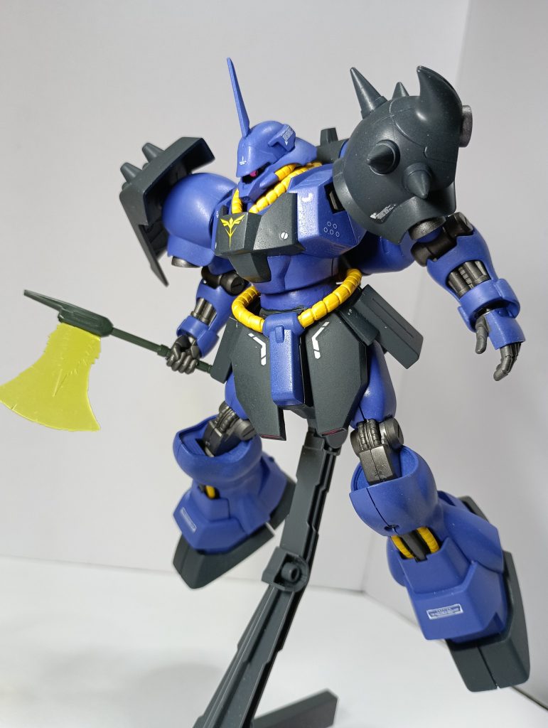 ジャンク品でビームアックスは無かったので、ギラ・ドーカより流用。