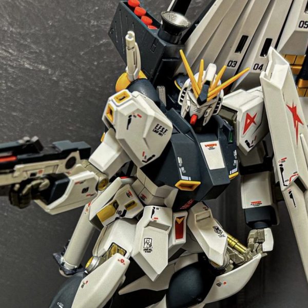 HGUC 1/144 RX-93 νガンダム