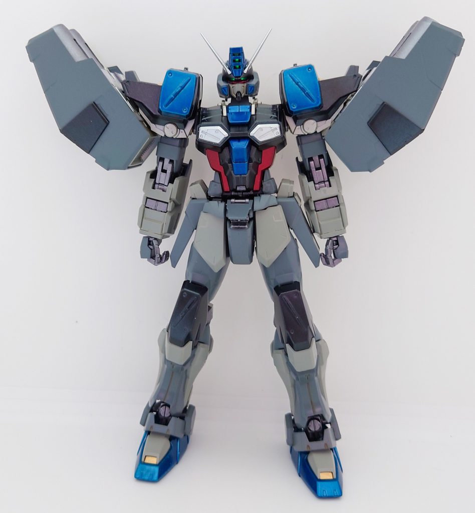 ルート分岐→ライトニングバスターガンダム改修ルート(正史)廃棄予定だったバスターガンダムを旧クライン派のアイリーン・カナーバらが極秘裏に入手し(これにより行方不明に)、同派閥が非常時に備えて整備していた宇宙要塞ボアズにて、ユーリ・アマルフィ主導の元による改修作業が行われた。ルート分岐→バスターガンダム弐式改修ルート(IF)廃棄予定だったバスターガンダムを開発元であるオーブ連合首長国のモルゲンレーテ社が極秘裏に入手し、バスターガンダム弐式として改修。改修後はオーブ連合首長国のアカツキ島の地下格納庫に保管された。なお、実戦での使用は想定されていなかったため特徴的なバックパックは取り外されていた。