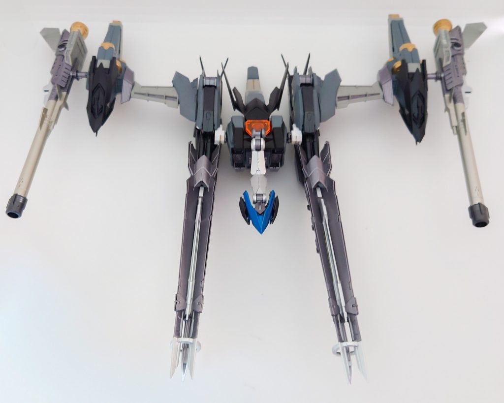 ライジンストライカーパックⅡ。モルゲンレーテ・エアロテック社が極秘裏に開発したライジンストライカーパックをバスターガンダム弐式用にチューンアップさせたもの。オーブ国際救助隊「ODR」で使用されていたライジンストライカーパックとは別のものという設定です。&nbsp;