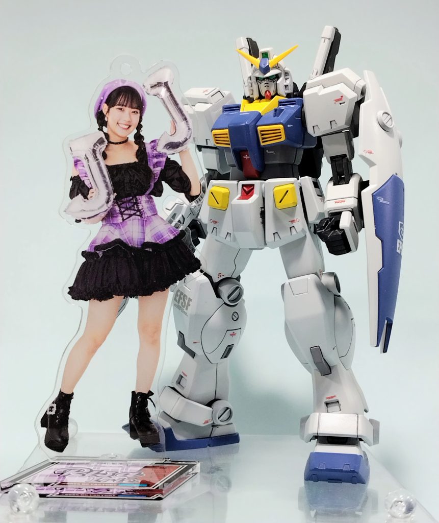 最後に、恒例のアクスタと！と言っても、卒業記念作品でも無く、メンバーカラーすら関係ない、自分の推しのjuice=juiceの入江里咲ちゃんと！ただ、一緒に撮りたかっただけ(笑)