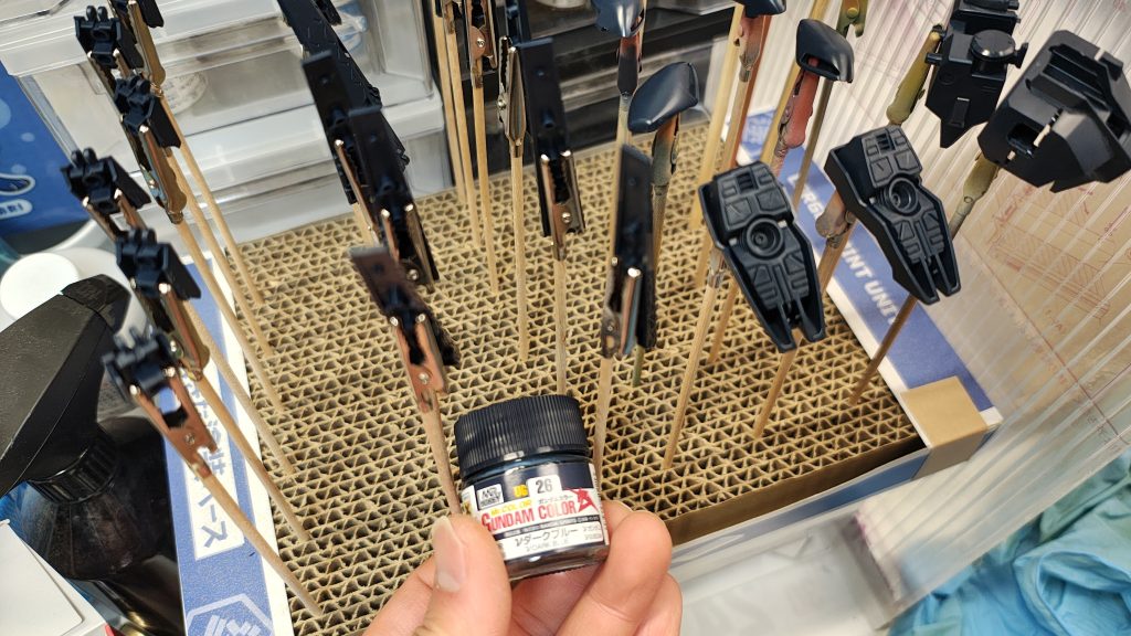 ブルーは専用色を使用が、ツヤ有りなのね