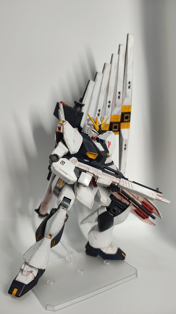 旧キット箱絵ポージングをしたが、プロポーションが良すぎてなんか違う感