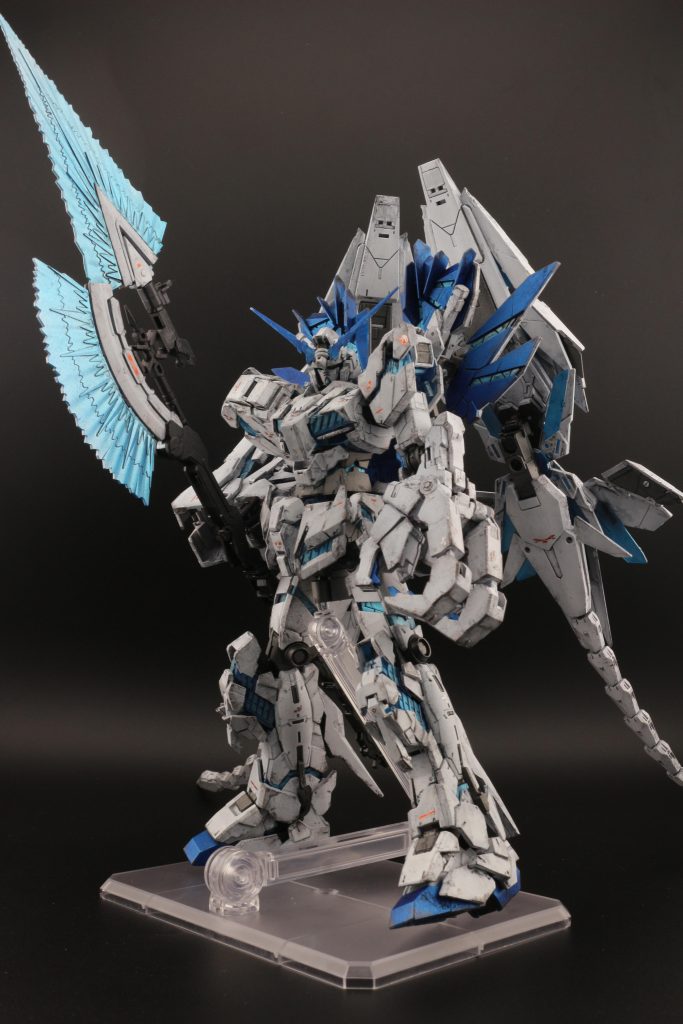 ABS樹脂使用に変形モデル。塗装するにあたり悩みどころ満載のキットでした