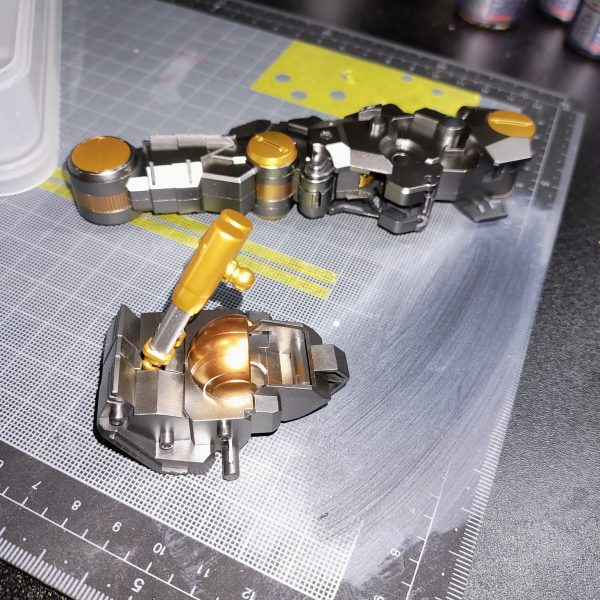 右足の内部フレーム塗装完了！（4枚目）