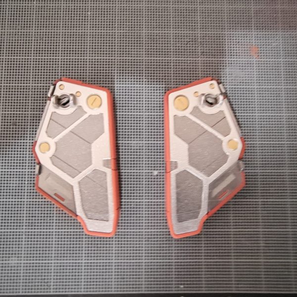 下半身完成！大型のキットだけあって、下半身だけでも大迫力です😊下半身だけでF91より大きい！！（6枚目）