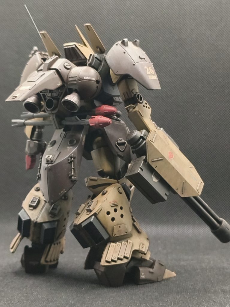 ビームサーベル用の穴にシュツルムファウトがピッタリ✨あと真鍮線でアンテナを作ることを学びました！