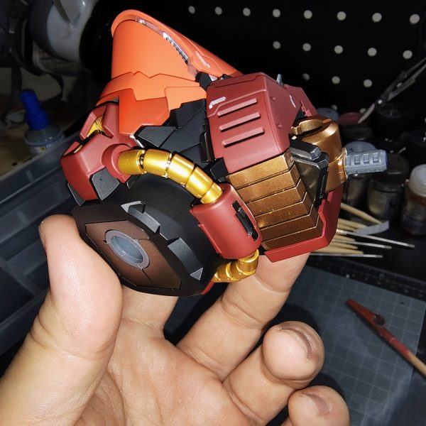 ボディ完成！遂にここまで来ました☺拙いながら、内部フレームも塗り分けしてます。素組みでもかっこいいな！（5枚目）