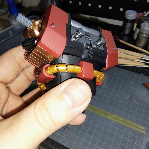 ボディ完成！遂にここまで来ました☺拙いながら、内部フレームも塗り分けしてます。素組みでもかっこいいな！（4枚目）