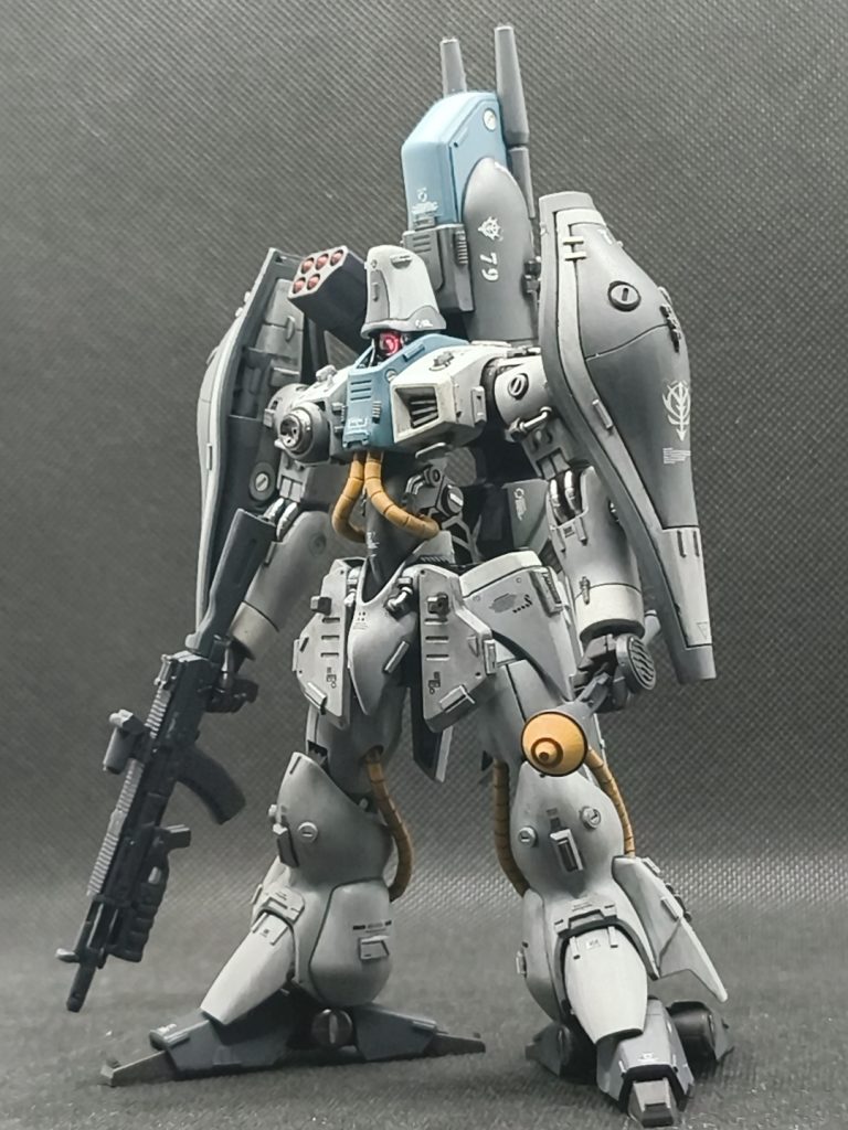 おそらくこの機体最大のウリであろうナックルバスターは、ちょっといじってやろうと切り刻んでいるうちにどうにもならなくなってしまったので最初からなかったことに・・・というわけで、アサルトライフルとシュツルムファウストを手に突撃するだけの悲しい機体になりました乗ってる人ごめんなさい💧