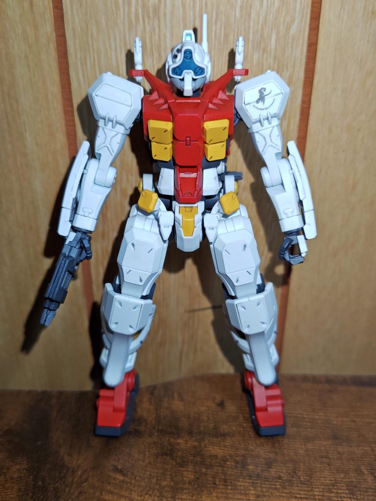 前からの立ち姿サイバー感のある頭部部分が、作っていくうちに大分と気に入っていった♪隠密仕様とかを作ってみたい♪