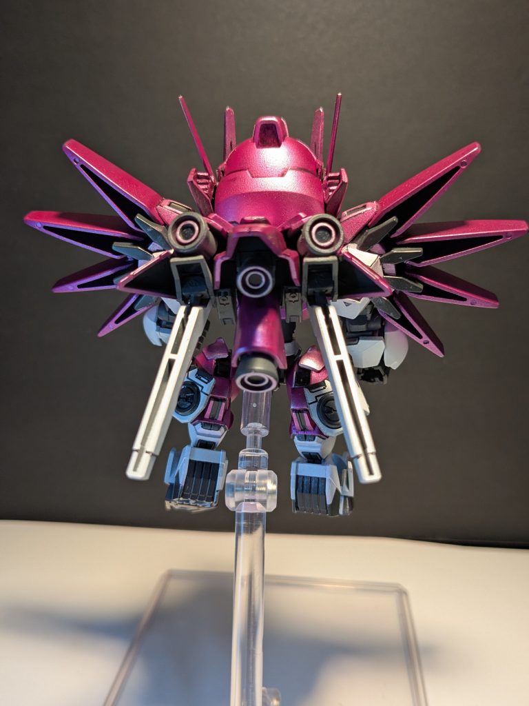 バックパックはレギンレイズジュリアのバックパックをベースに腰のバーニアをバラして使用