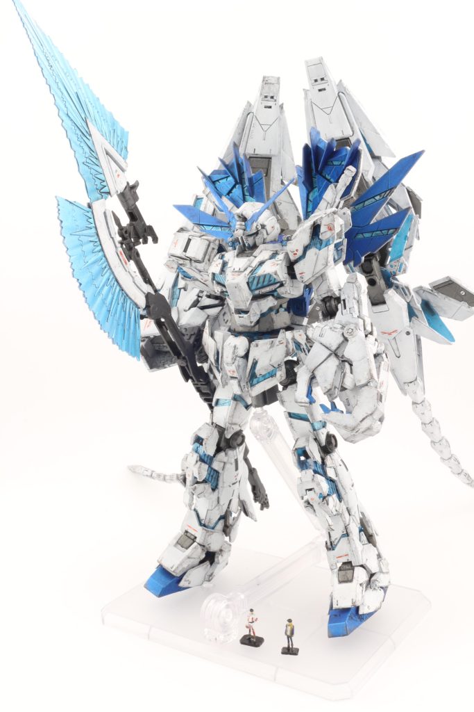 クリアパーツはABS樹脂の為アクリジョンのシルバーの上からはガイアノーツさんの蛍光ブルーを使用しています