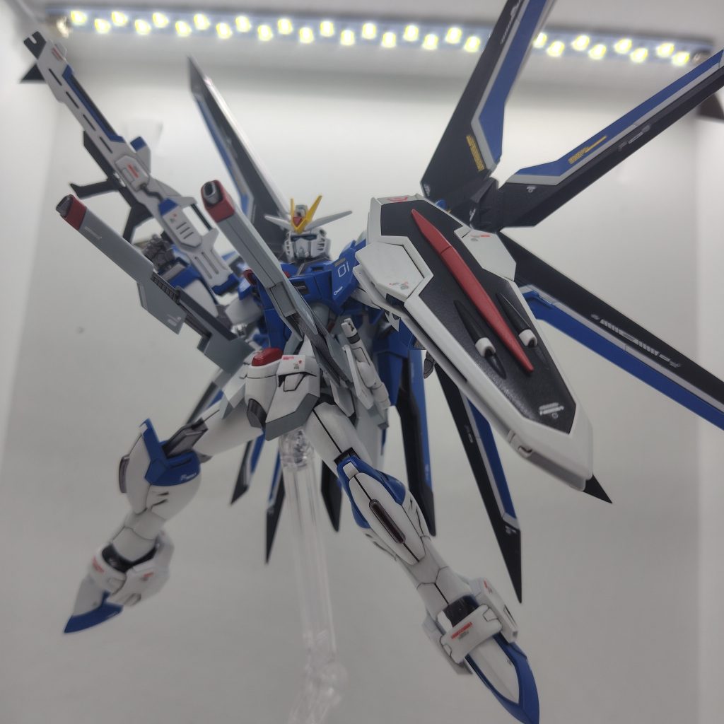 箱絵の感じのポージングで。&nbsp;