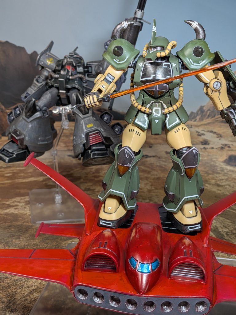 アピールショット4枚目の加工なしバージョン台座を消した後、放射上のぼかしを入れ、爆発とビームのエフェクトを追加過去作ですが、もっとグフフライトタイプ映しても良かったかな?