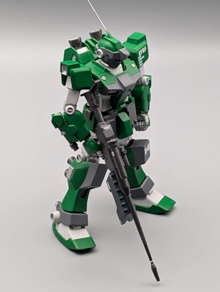 ライフルはジャンクと市販パーツ、プラ板で。