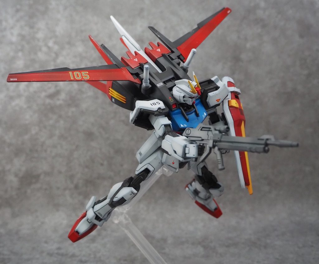 今回初めてストライクガンダムを作製したのですが、き、キツい。パーツの嵌合に余裕が無いと言いますか…