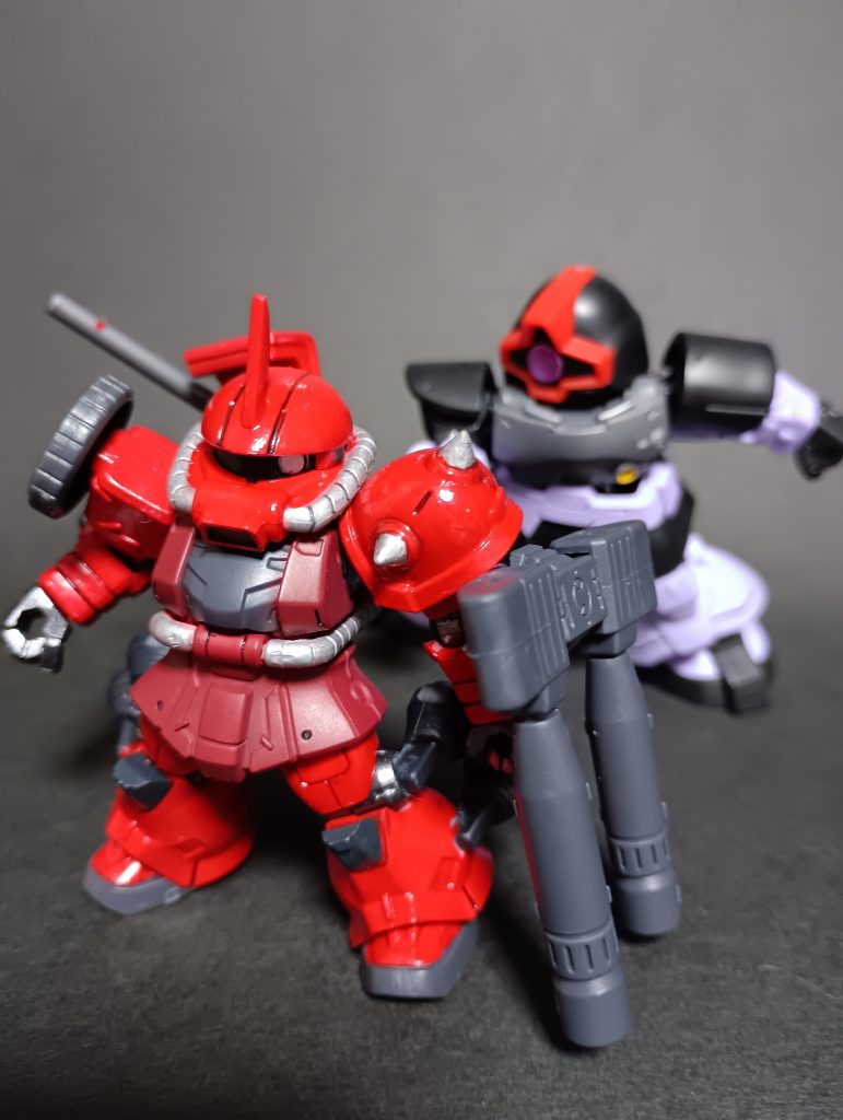 後ろからの攻撃をシールドでよける！