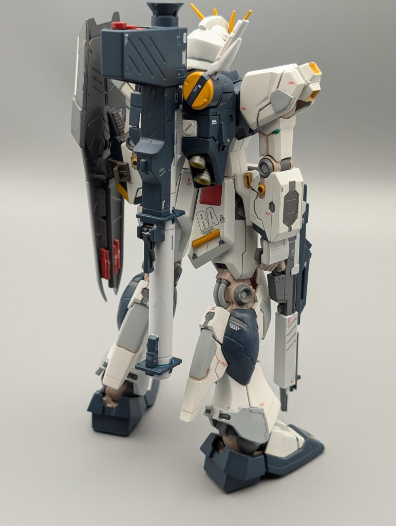 足首は球形に作り直し。