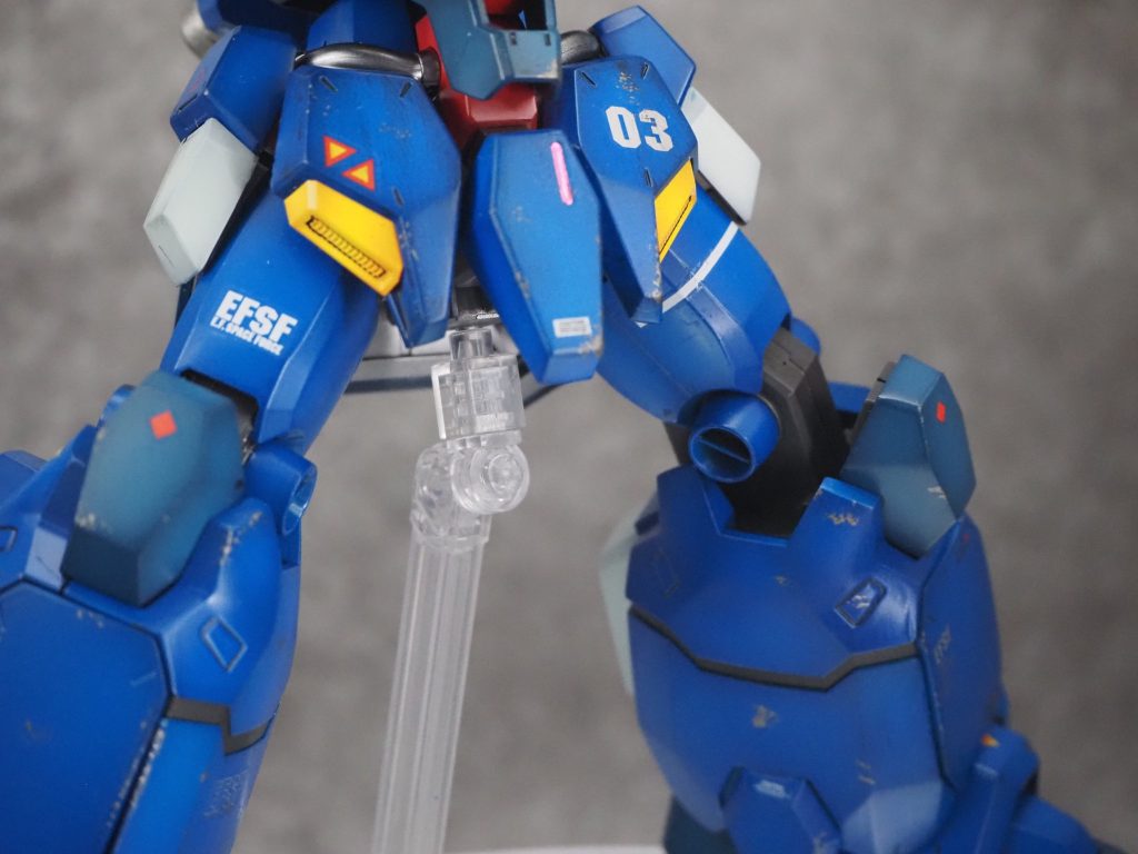 本体、フロントスカートにはシタデルカラー、ナルンオイルでウェザリング