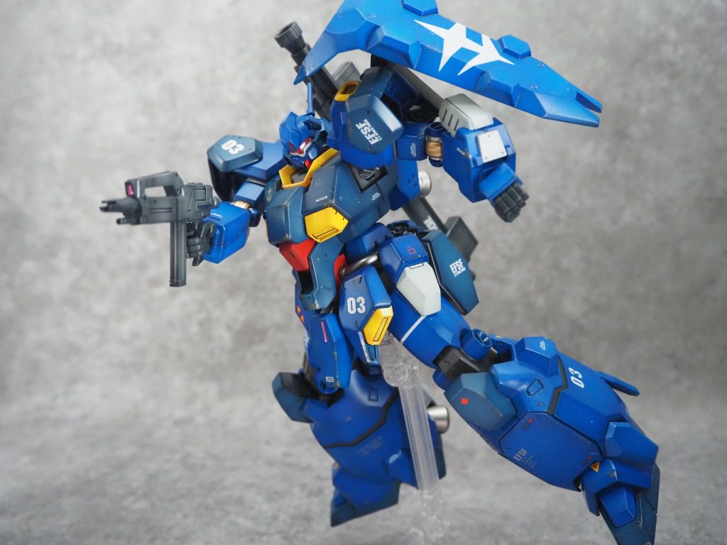 武装もジェガンタイプのビームライフル、オーソドックスなバズーカでしたが、こちらも小ぶりに見えてしまいますね。