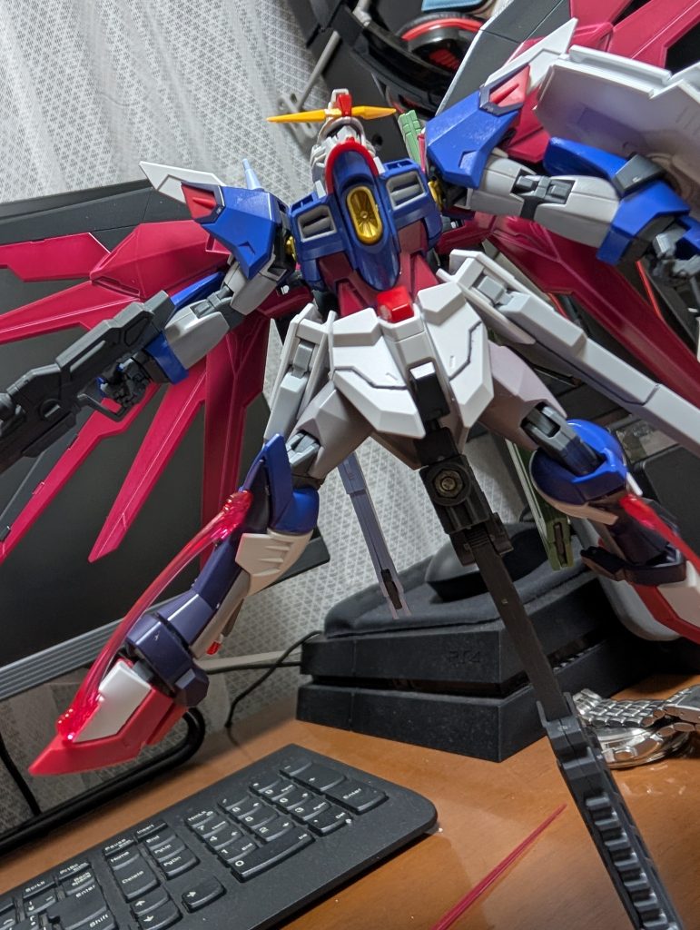 カルキトラ・ビーム重斬脚。これで、蹴り合いも大丈夫。