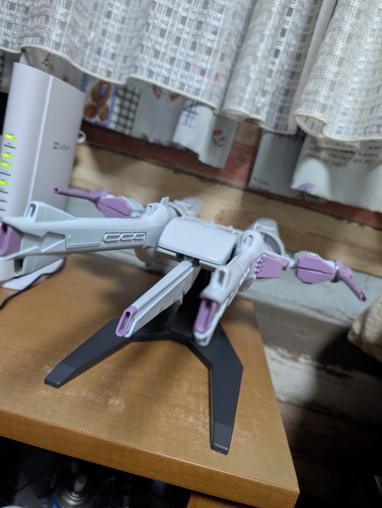 機体側のパーツの関係上、ゼウスシルエットとの連動は実現しませんでしたが…ミーティアと合体して範囲攻撃をするデスティニーが居てもいいじゃないか？デカいは正義でしょ？？という結論に至りました。えー…今回のミーティアは、素組みでございます。塗装が…ツライ😭