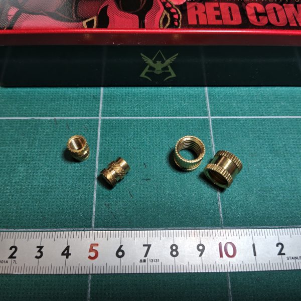 ローレットインサートナットだけど…。