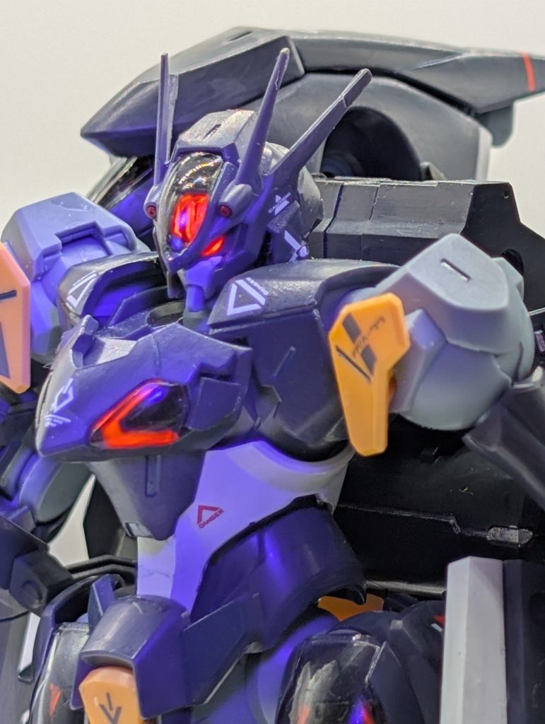 マスク……になるんでしょうか？ここを外すとスマートに…カッコよき……♪最後までご覧頂きありがとうございました。2026年最新作コン、まだまだ投稿していきたいと思います！今年もれっつ、エンジョイガンプラ♪