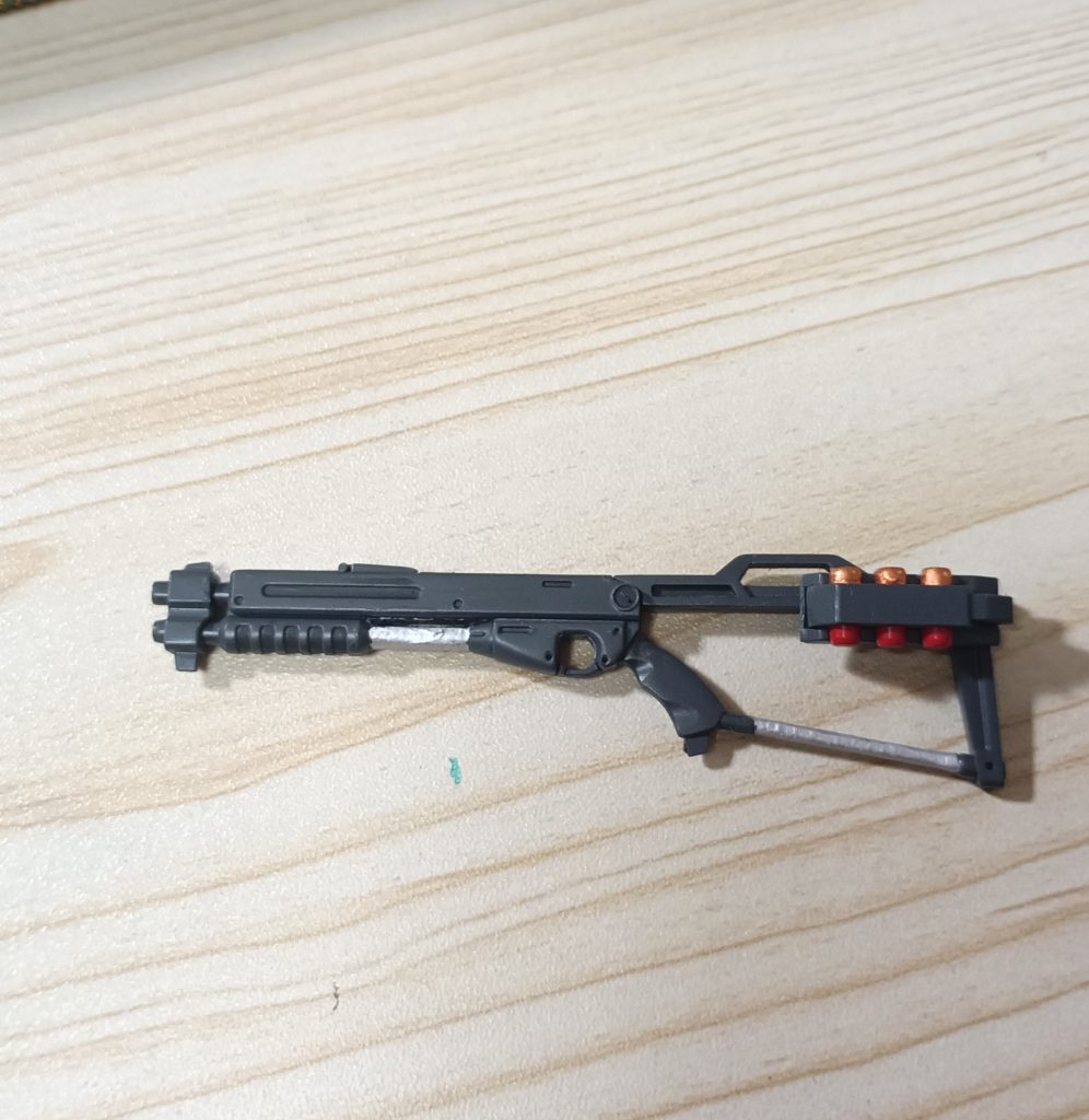 今回のすこすこポイントはズバリ「ショットシェル」ジェガンだかの腰グレを塗ってそれっぽくしました！（サイズ感おかしいけど）