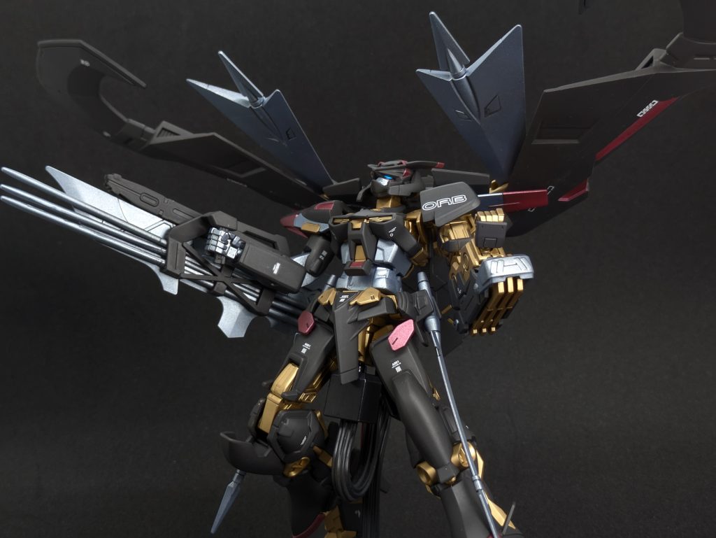 元々はCE機体とのミキシング用に購入したものでしたが、昨年夏にセールで買ったGジェネクロスレイズでの活躍で惚れ直し、ミキシング無しの天ミナを作ることにしました。