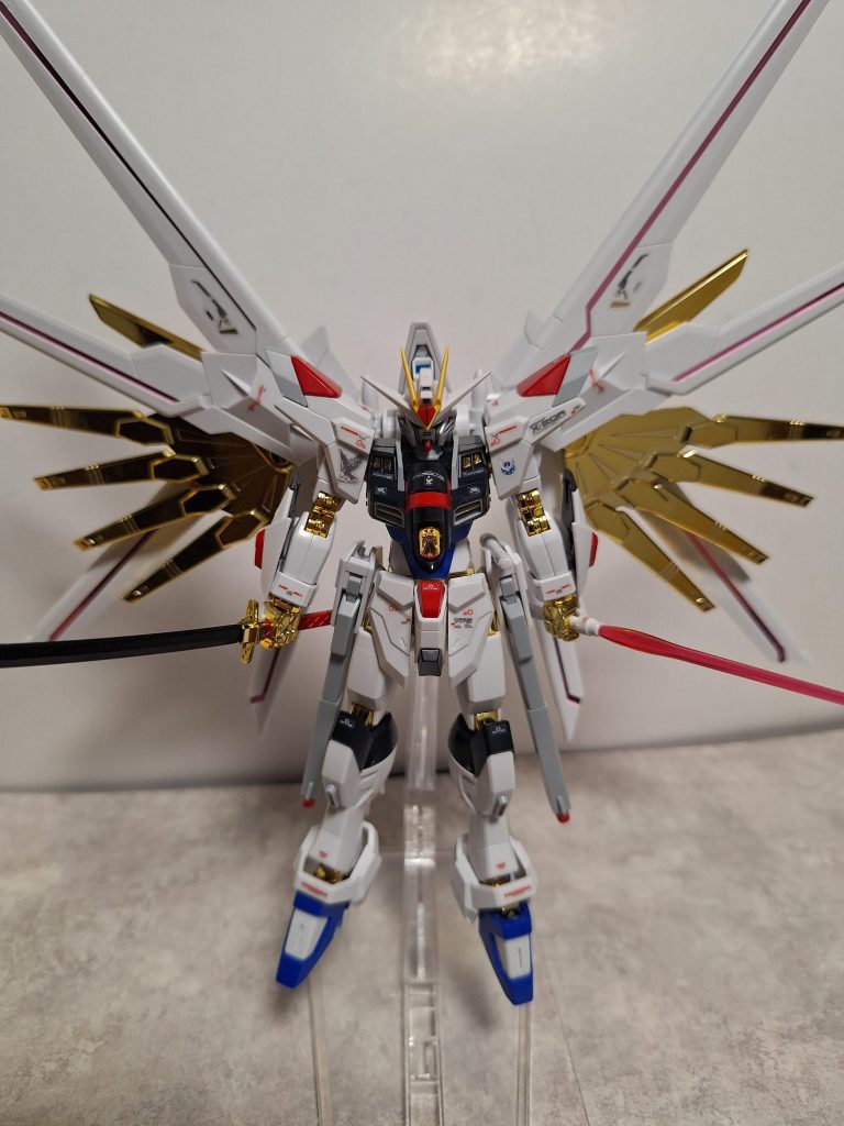 全体こんな感じです。やはりプラウドディフェンダーの羽根は、メッキが一番合いました。