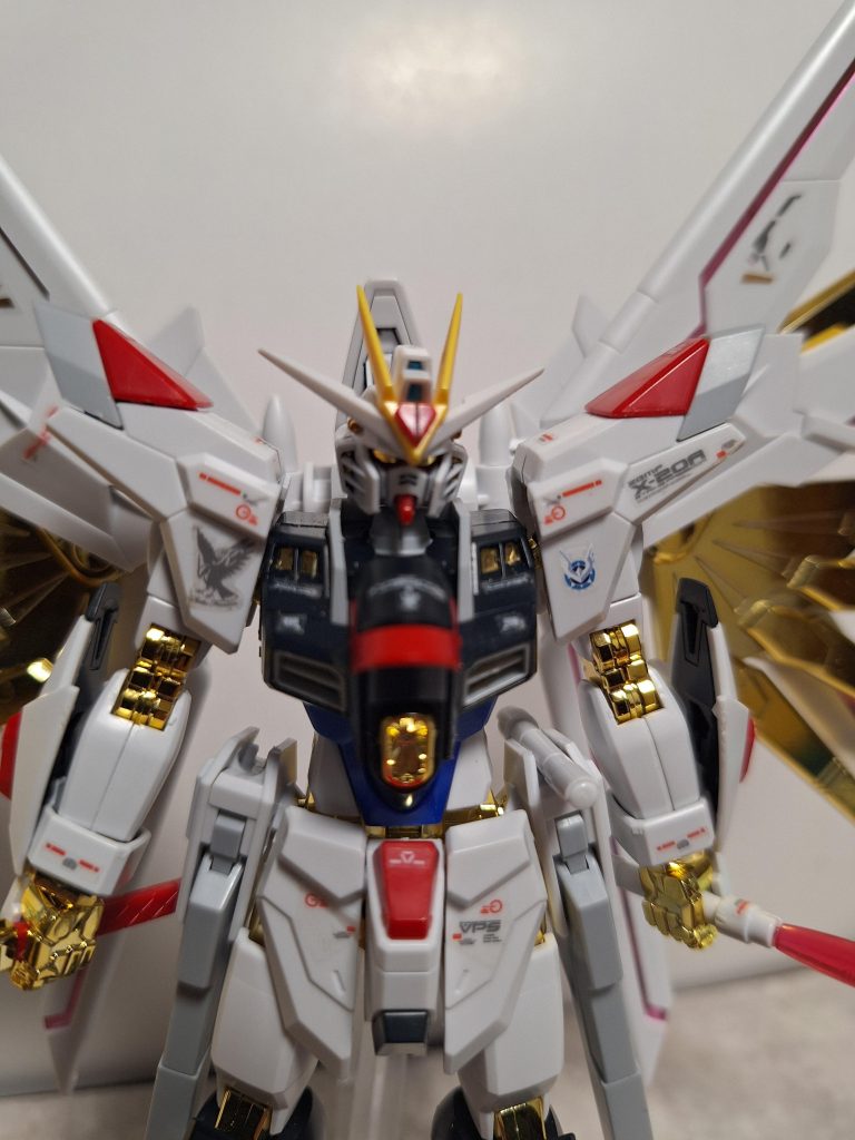 頭部フェイスは、小型加工して自分好みにしてます。