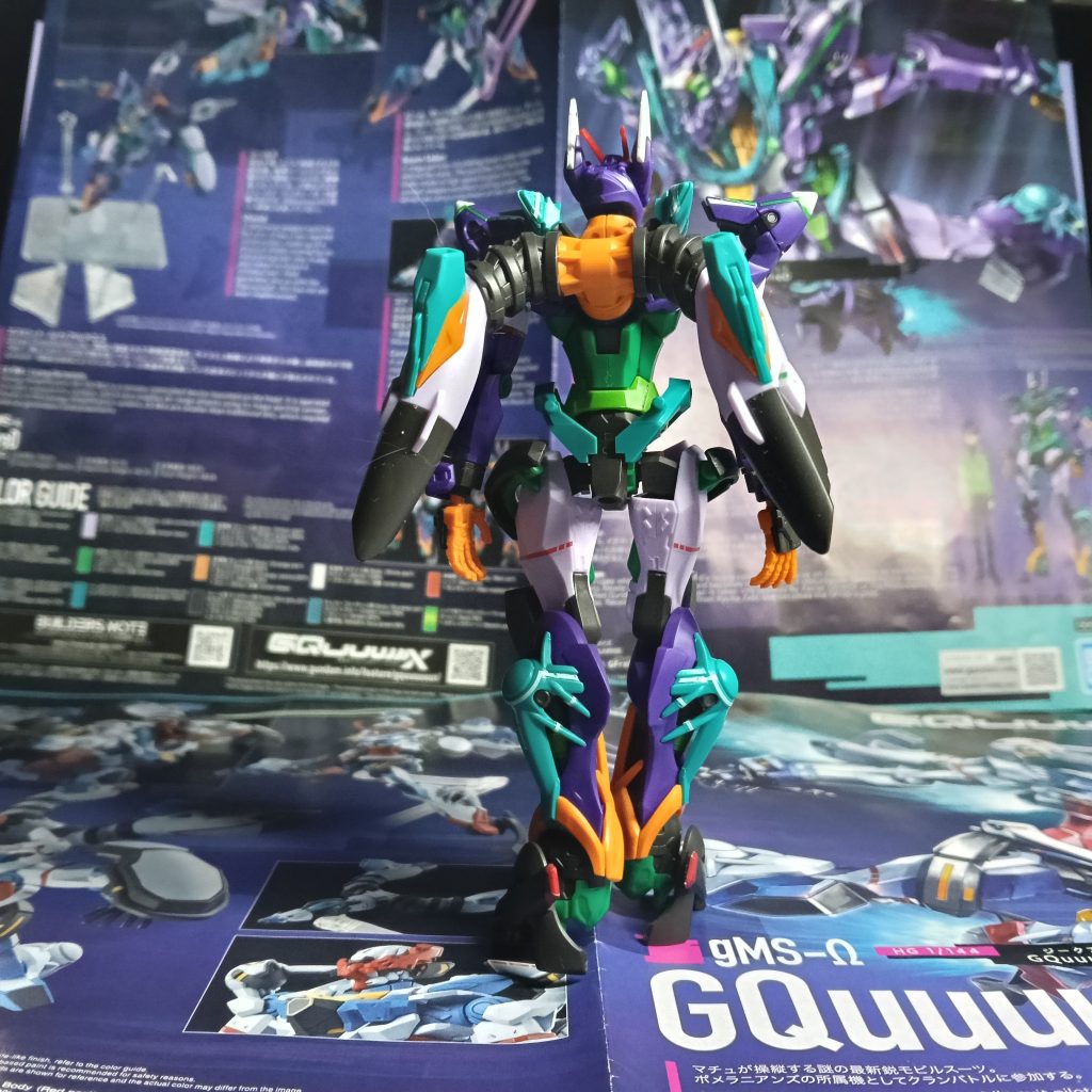 8色の成形色ガンプラなんて初めて作りましたが、いや〜楽で面白いわ、これ。&nbsp;