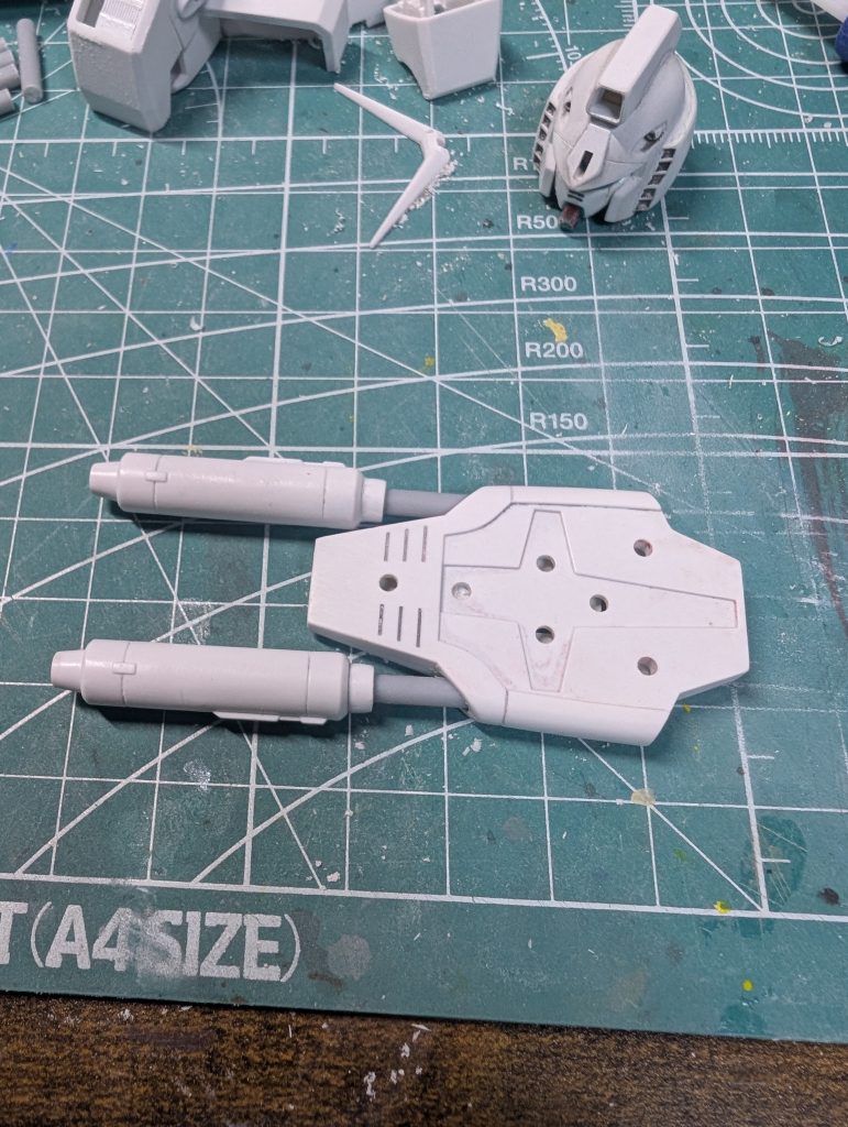 ジャンクパーツを使ってツインビーム・カノンを新造してみました。なんとな〜くカトキ版を意識して…。