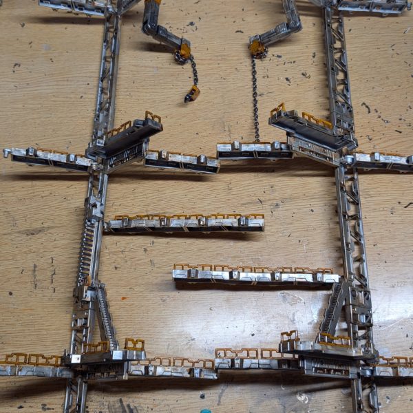 PG用のが欲しくて百均で買い漁りました色々あって作成しながらあれやこれやと想像が膨れますね〜電飾は百均で50球付いて300円均一の物（4枚目）