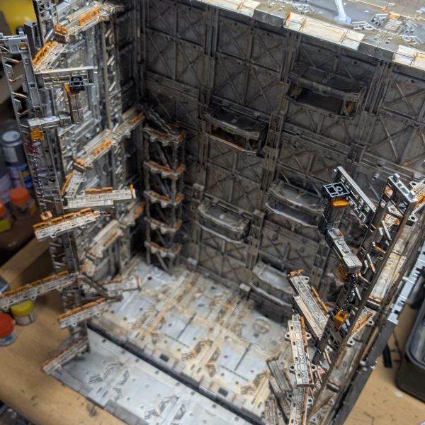 PG用のが欲しくて百均で買い漁りました色々あって作成しながらあれやこれやと想像が膨れますね〜電飾は百均で50球付いて300円均一の物（5枚目）