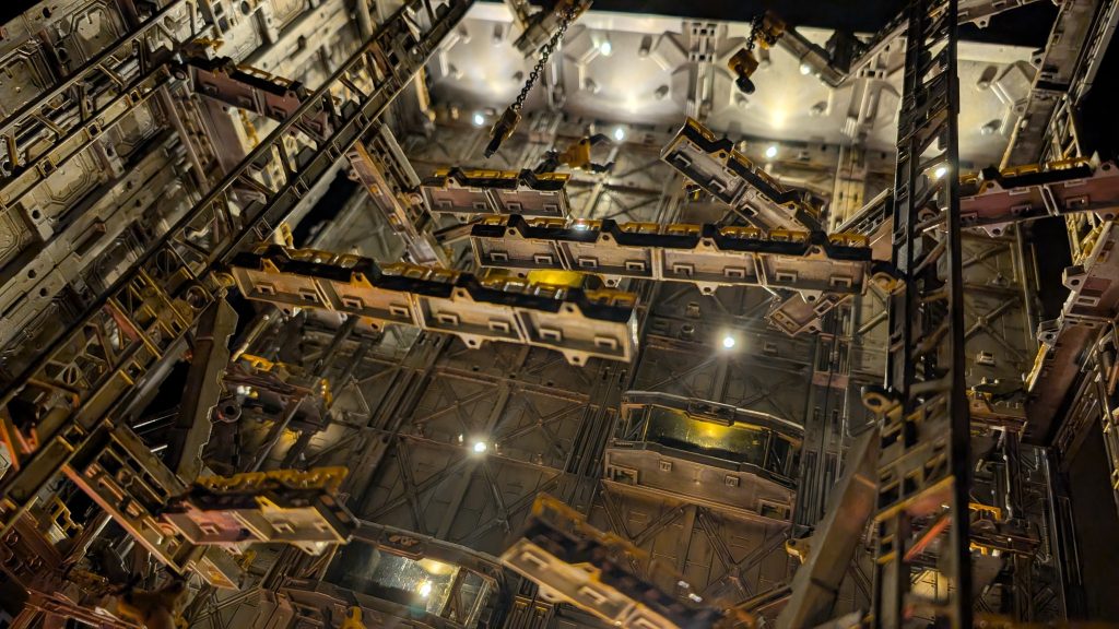 整備中　下から天井