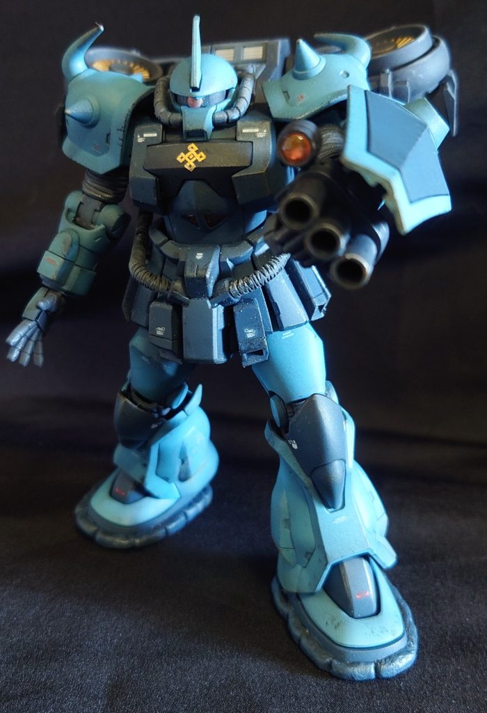 足の部分はエポキシパテで作成。