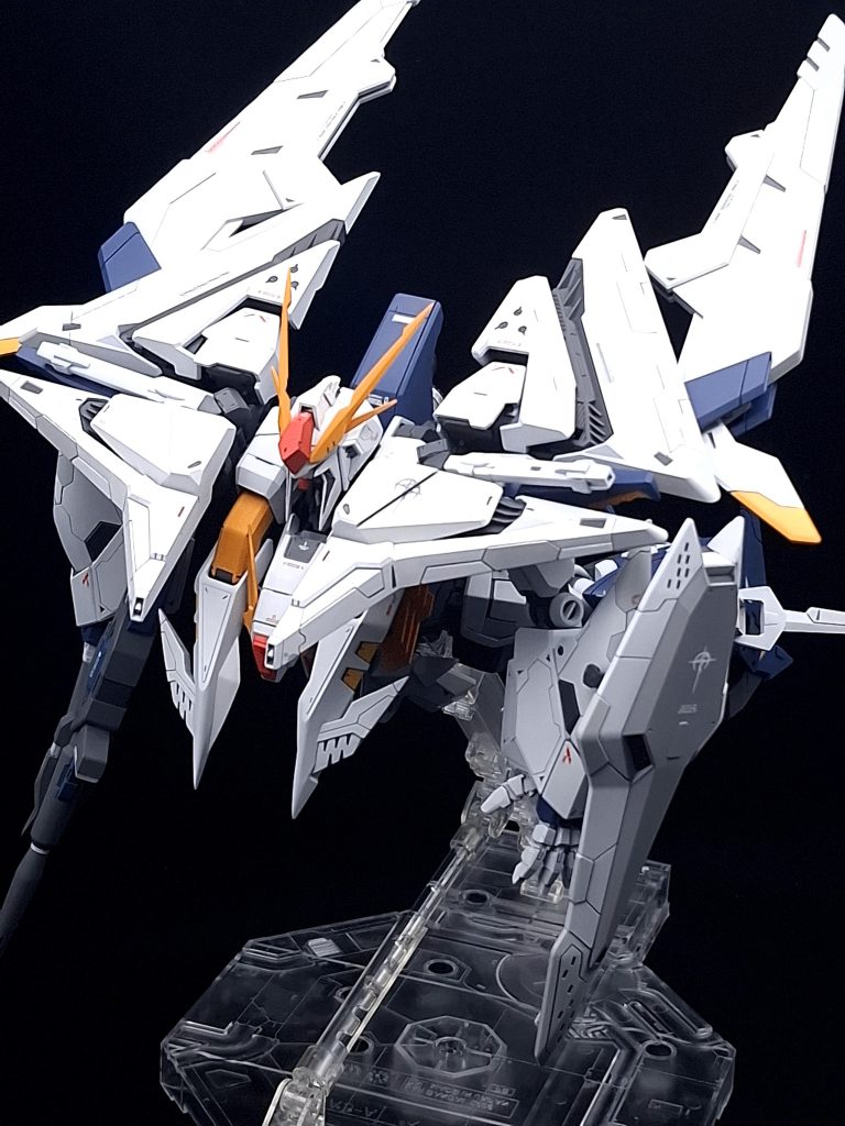 フライトフォームだと胸のカバーが大きく上げられる効果で多少プロポーションに変化がつけられてますかね。