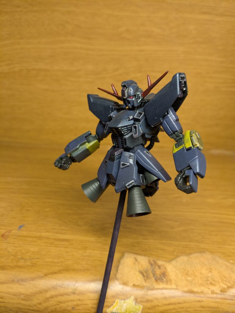 前回のズゴックは汚しすぎた気がするので、今回は汚しませんでした。