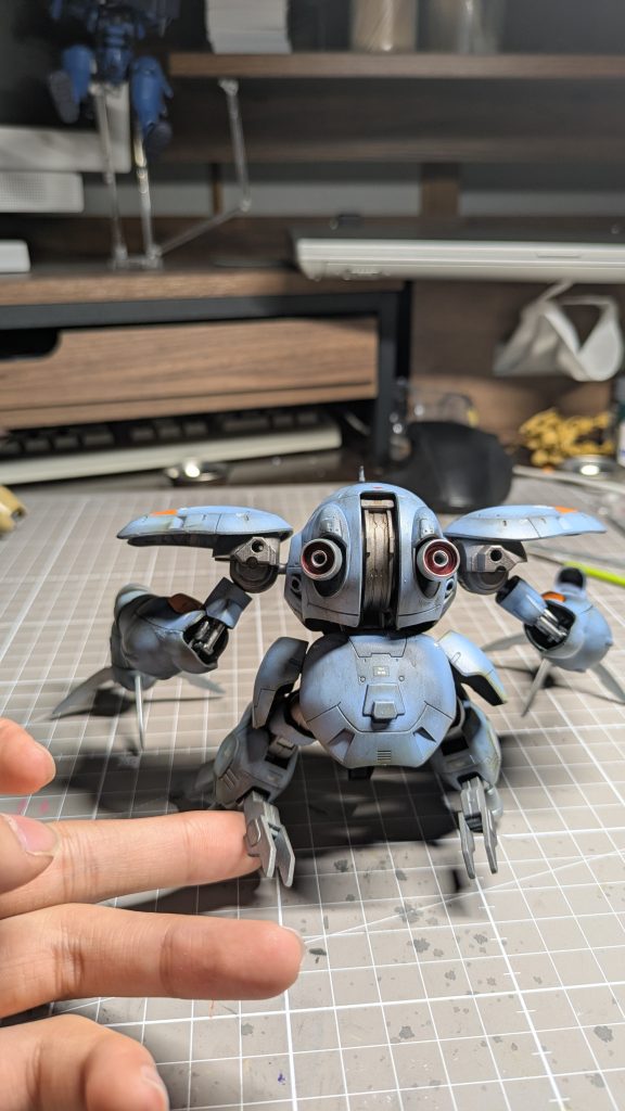 背面　バーニアの塗り分けだけで結構変わりますね。