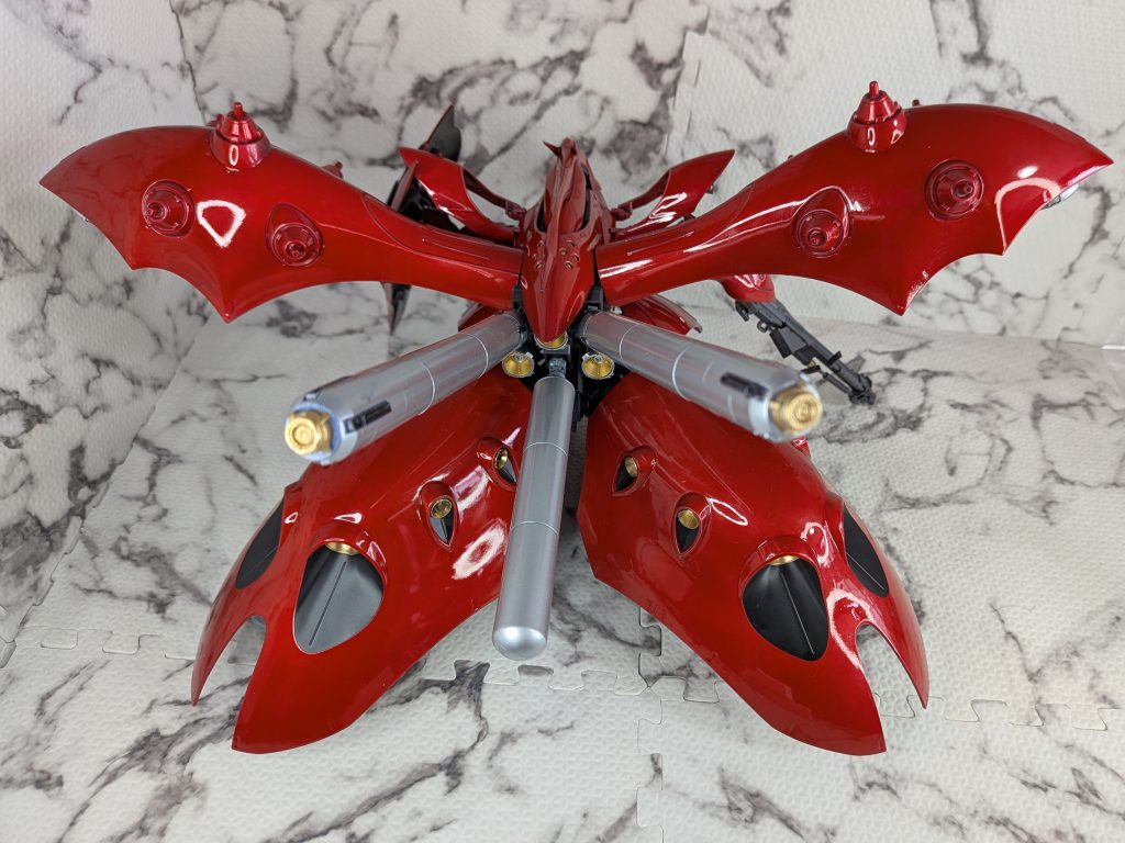 下のタンクはRE/100上のタンクはHi-νガンダムのヤツらしいです