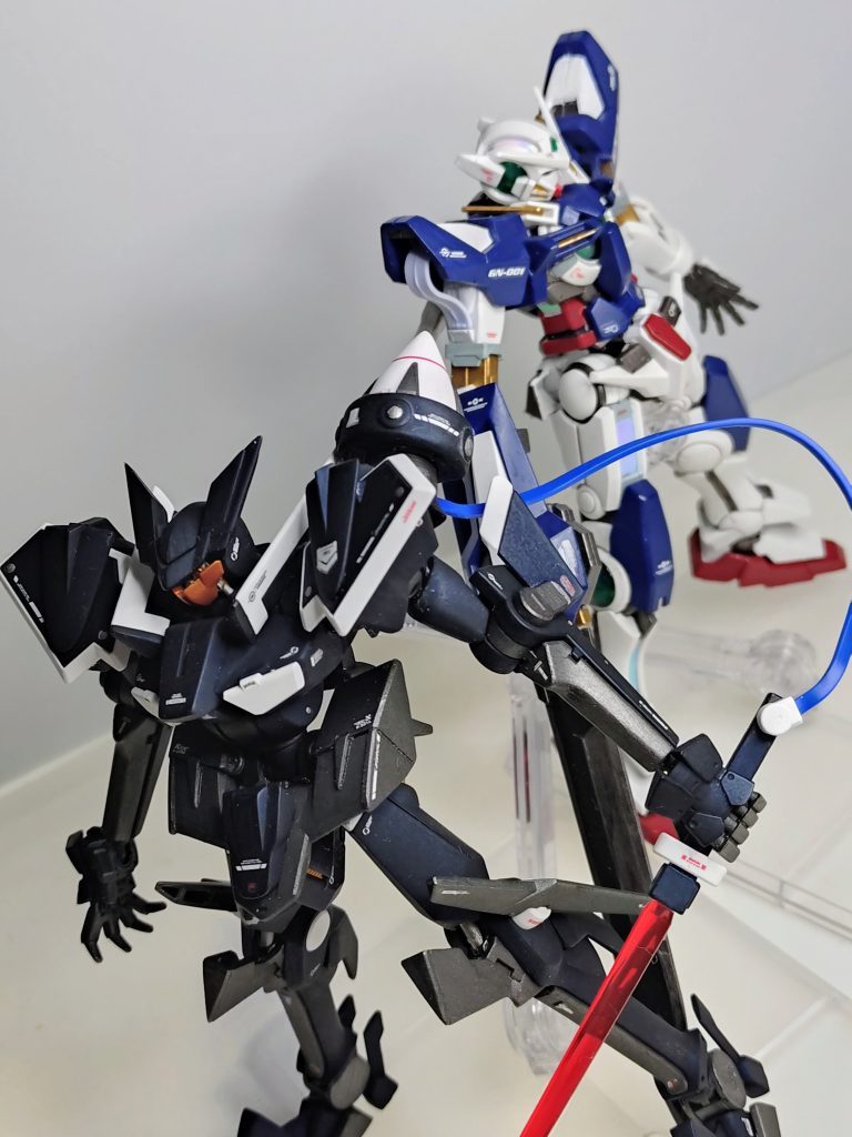 以前製作したエクシアと締め。この2ショットはカッコよすぎるぜ…