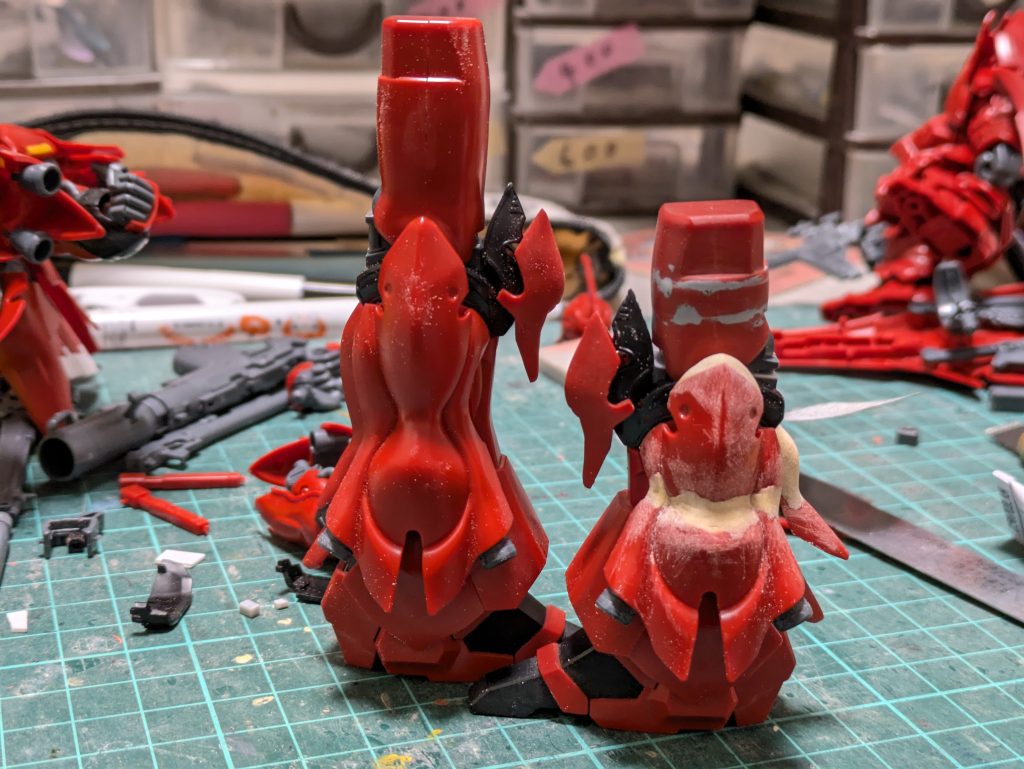 こちらがある程度調整したものになりますふくらはぎ横のスラスターの調整だったりすねのすり合わせにには苦戦しました