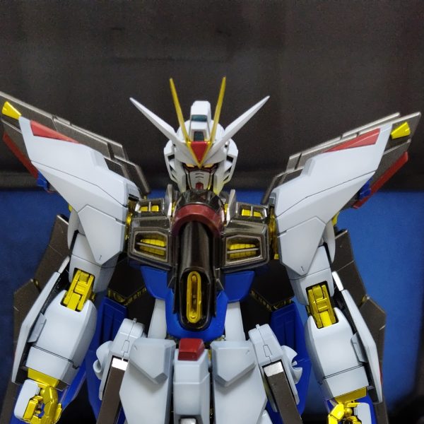 ようやくここまで来ました。あとはデカールを貼り付けて完成になります。（4枚目）